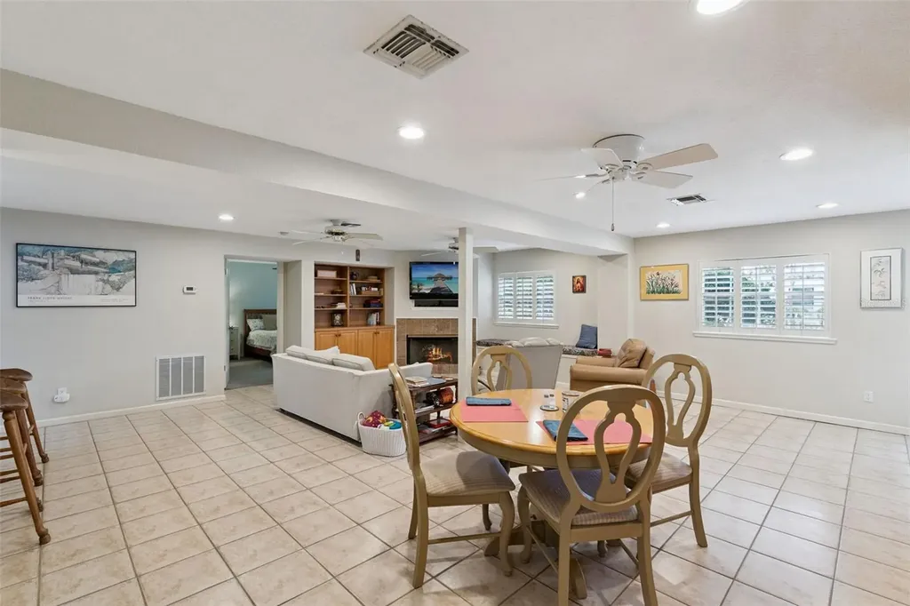 1008 E Ridgewood Street Orlando FL 32803