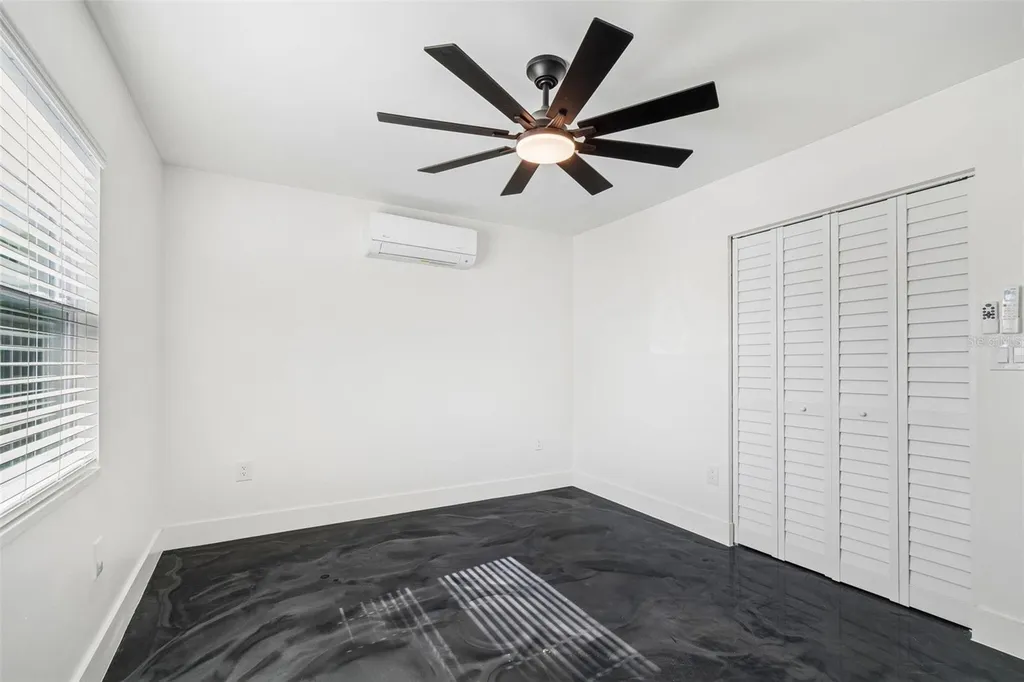 4125 Grove St Petersburg FL 33705