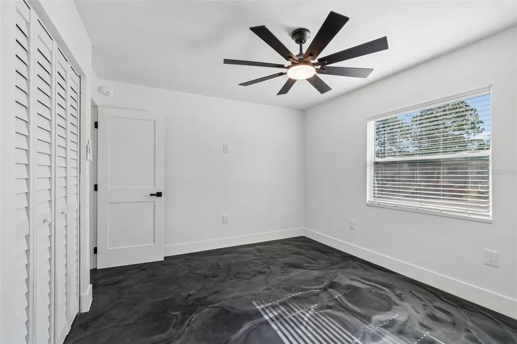 4125 Grove St Petersburg FL 33705