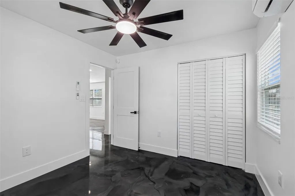 4125 Grove St Petersburg FL 33705