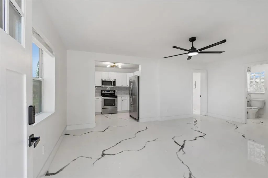 4125 Grove St Petersburg FL 33705