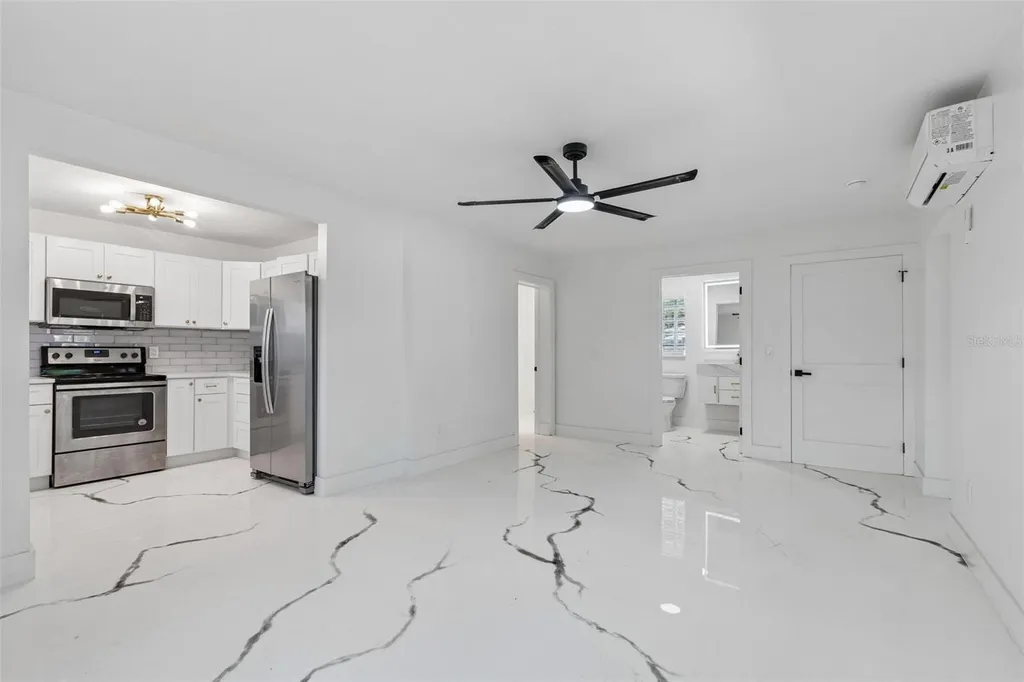 4125 Grove St Petersburg FL 33705