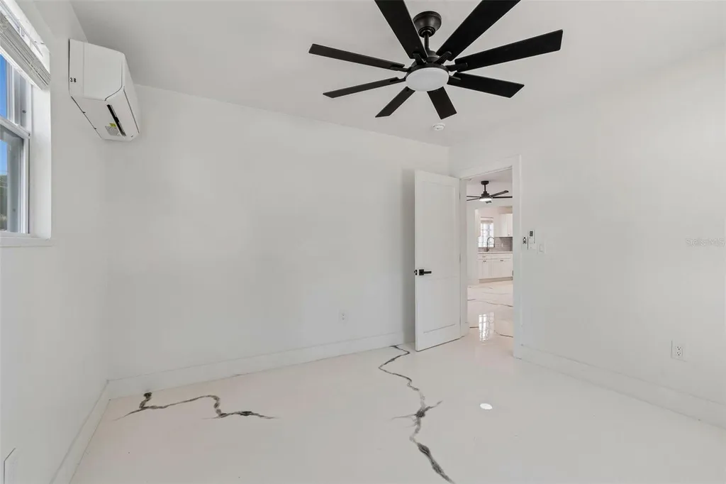 4125 Grove St Petersburg FL 33705