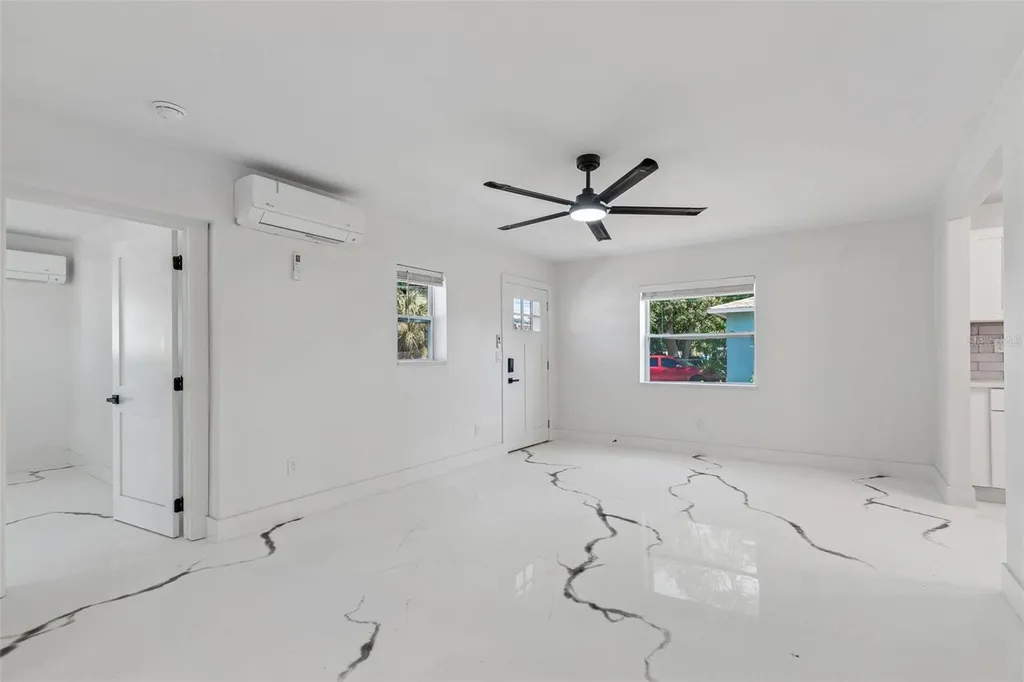 4125 Grove St Petersburg FL 33705
