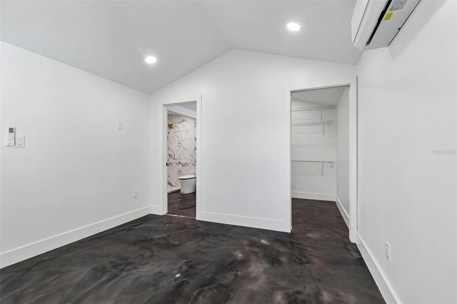 4125 Grove St Petersburg FL 33705