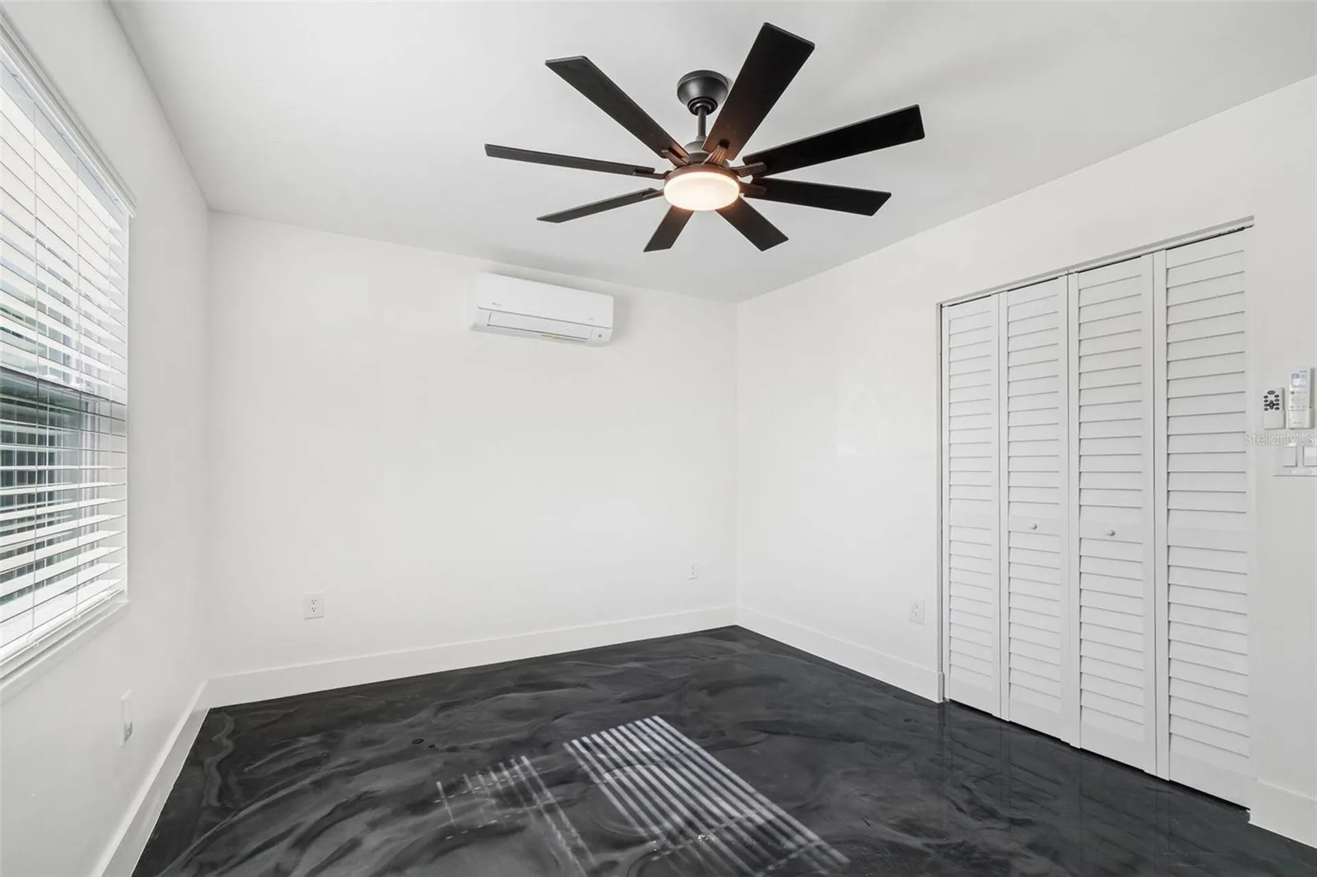 4125 Grove St Petersburg FL 33705