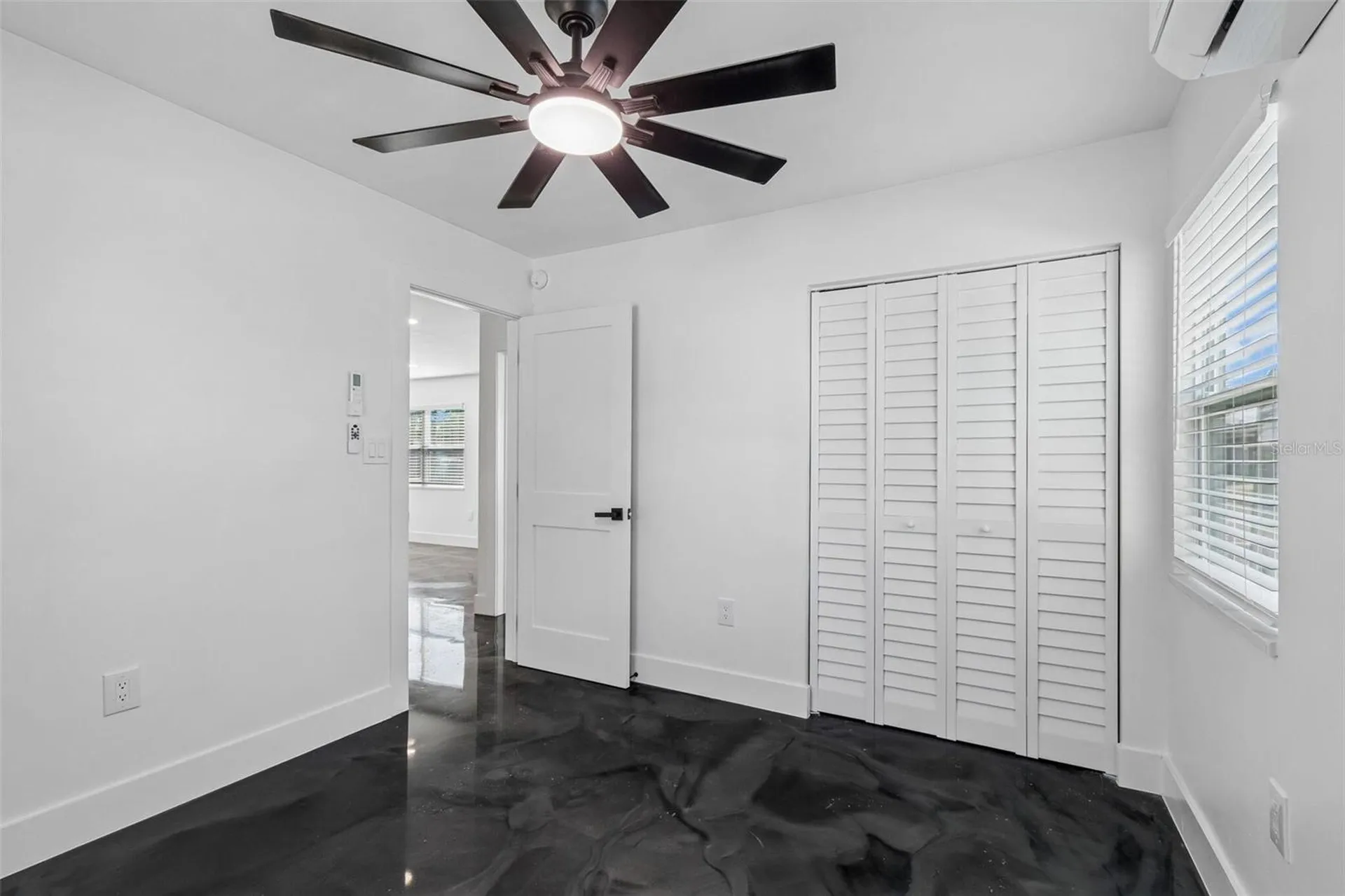 4125 Grove St Petersburg FL 33705