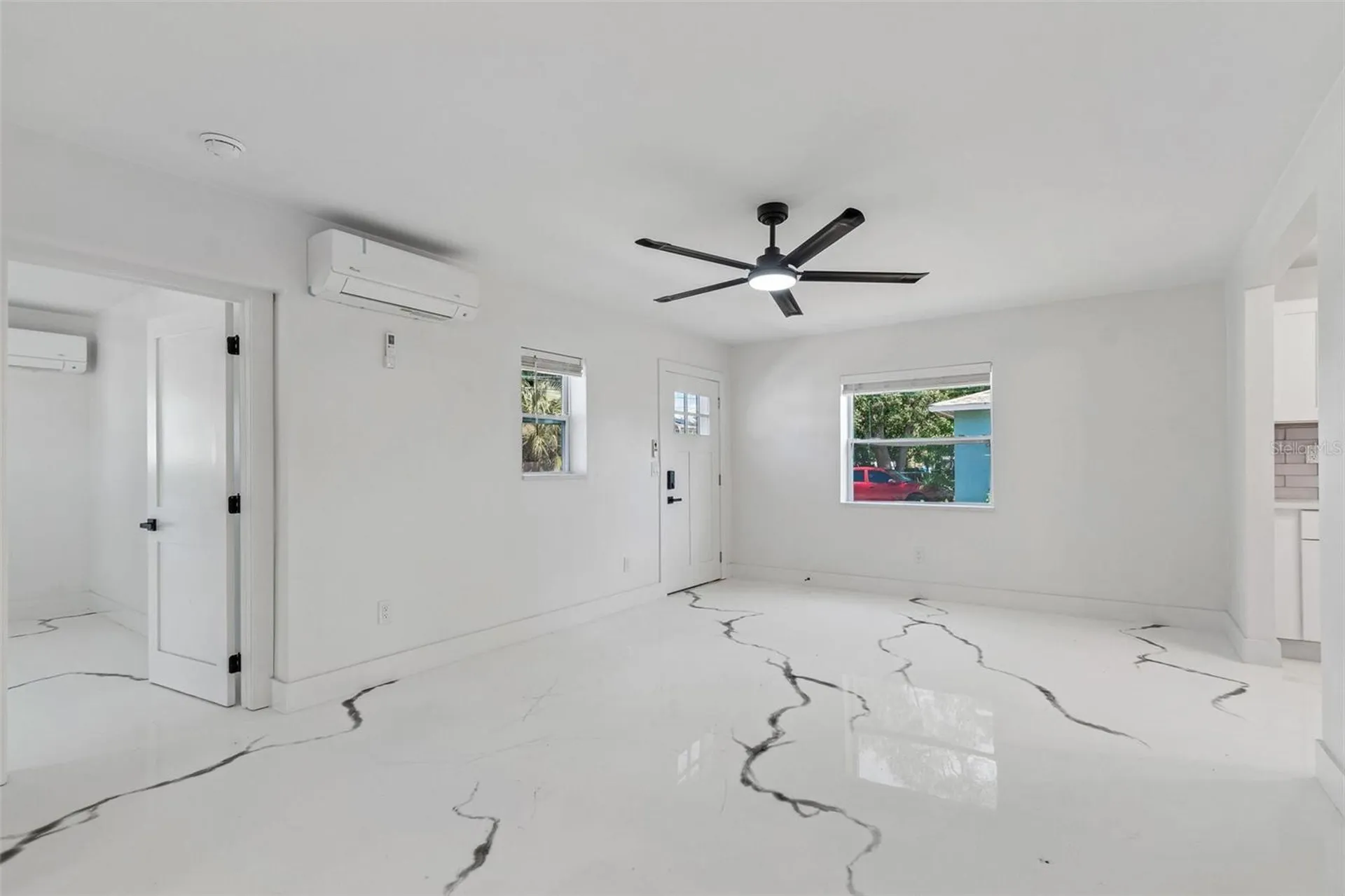 4125 Grove St Petersburg FL 33705