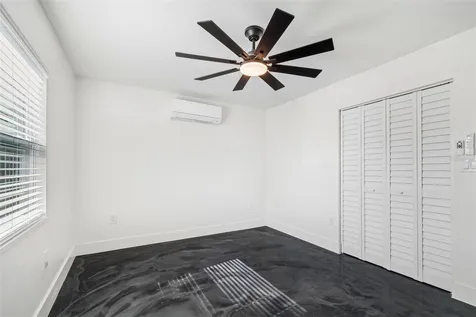 4125 Grove St Petersburg FL 33705