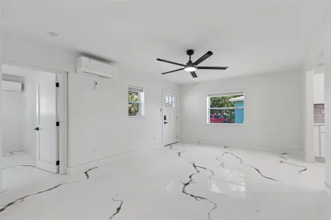 4125 Grove St Petersburg FL 33705
