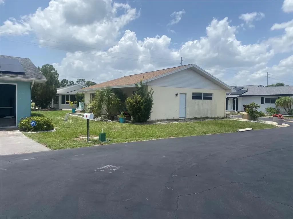 703 Huxley Place Sun City Center FL 33573