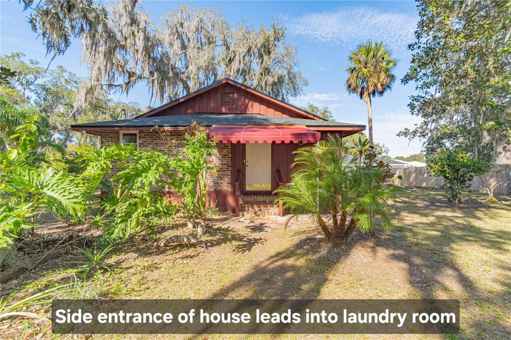 1175 Cr 463b Lake Panasoffkee FL 33538