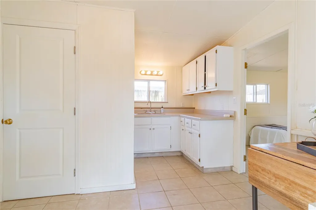 1175 Cr 463b Lake Panasoffkee FL 33538