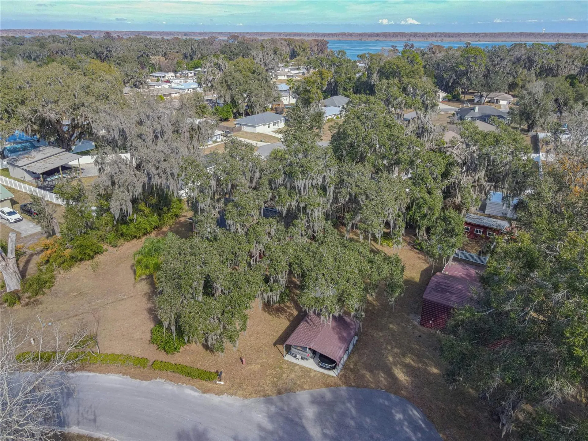 1175 Cr 463b Lake Panasoffkee FL 33538