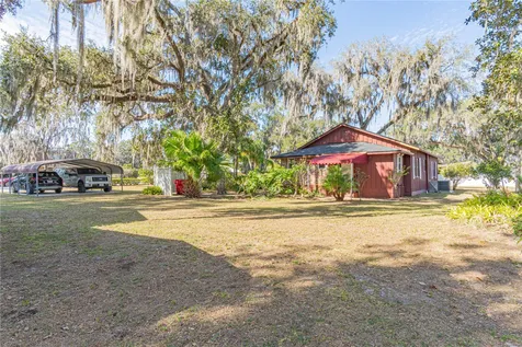 1175 Cr 463b Lake Panasoffkee FL 33538