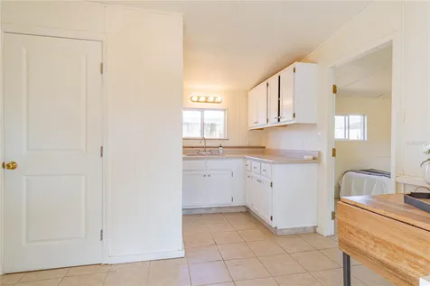 1175 Cr 463b Lake Panasoffkee FL 33538