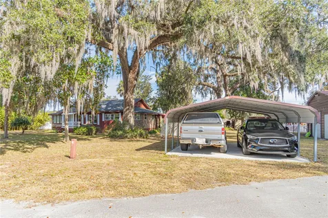 1175 Cr 463b Lake Panasoffkee FL 33538