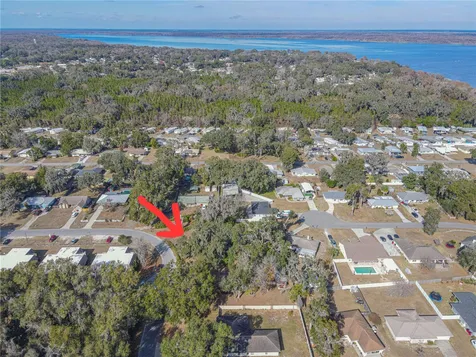 1175 Cr 463b Lake Panasoffkee FL 33538