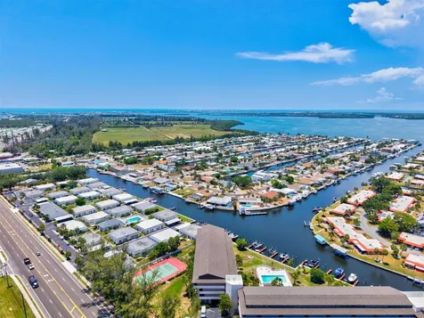 9604 Cortez Road W Bradenton FL 34210
