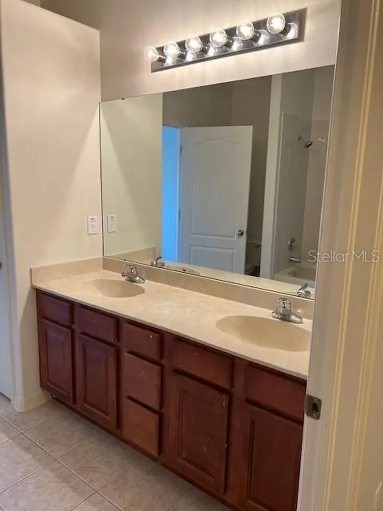 1140 Hillhurst Drive Wesley Chapel FL 33543
