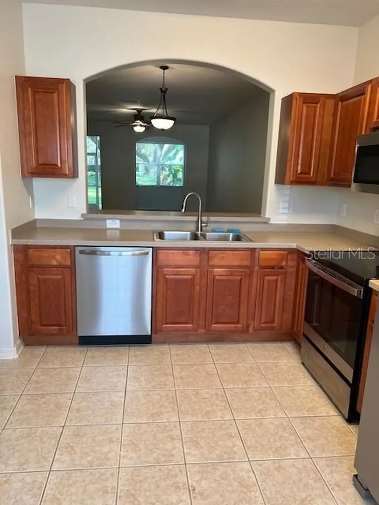 1140 Hillhurst Drive Wesley Chapel FL 33543