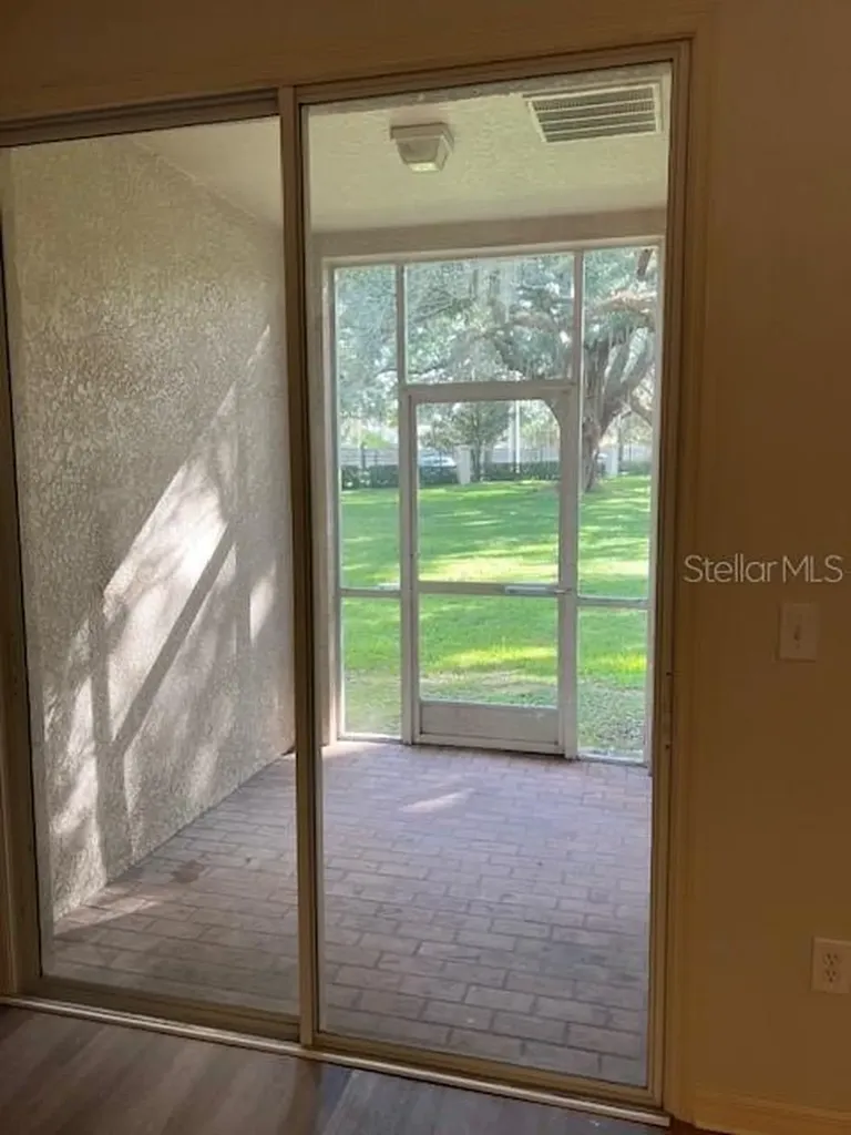 1140 Hillhurst Drive Wesley Chapel FL 33543