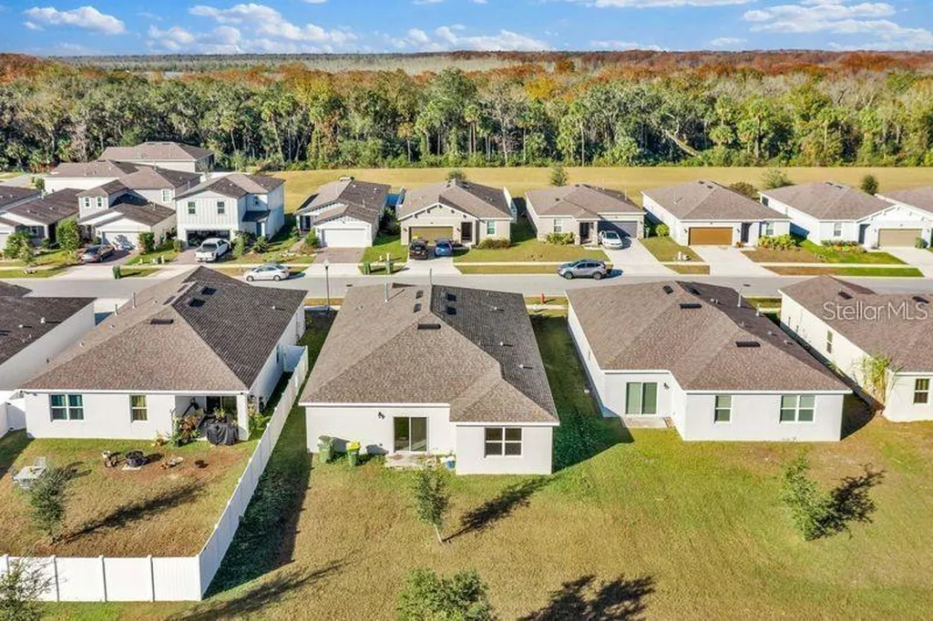 3345 Curlew Avenue Leesburg FL 34748