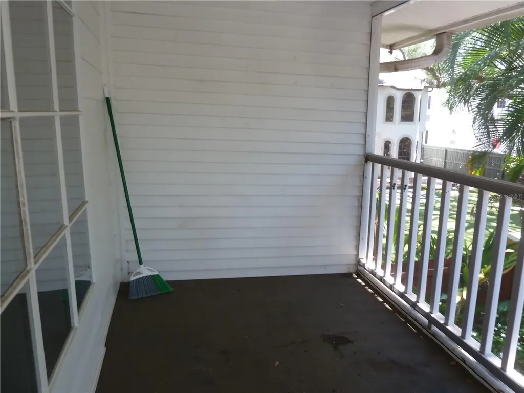 3302 W Villa Rosa Street Tampa FL 33611