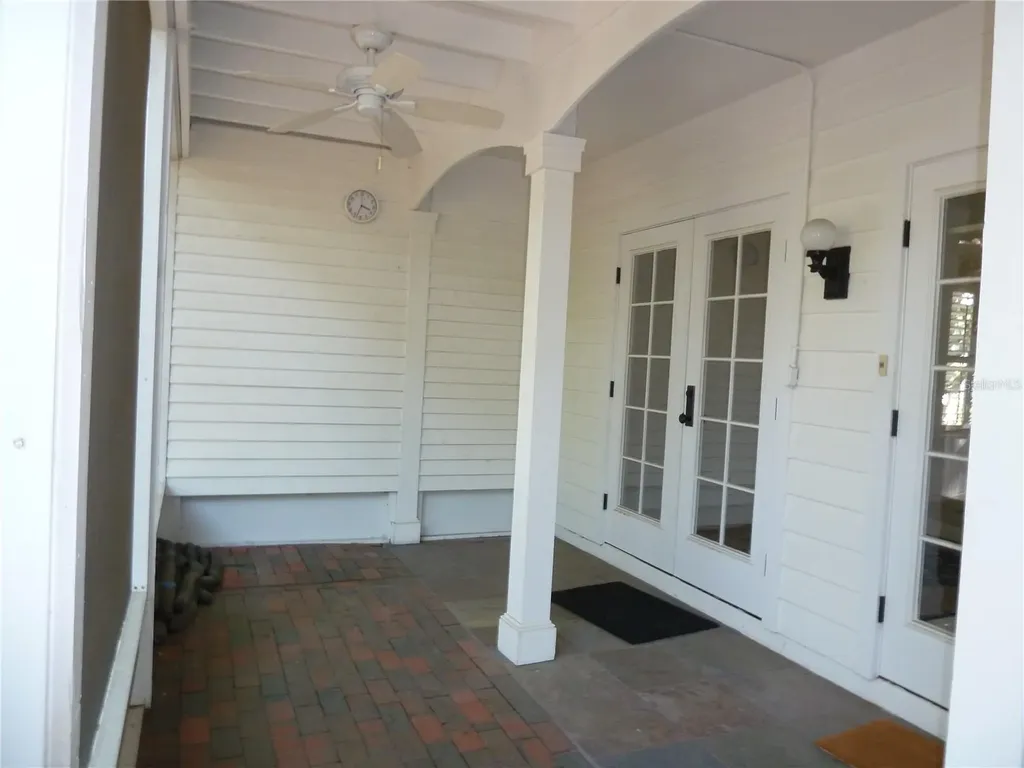 3302 W Villa Rosa Street Tampa FL 33611