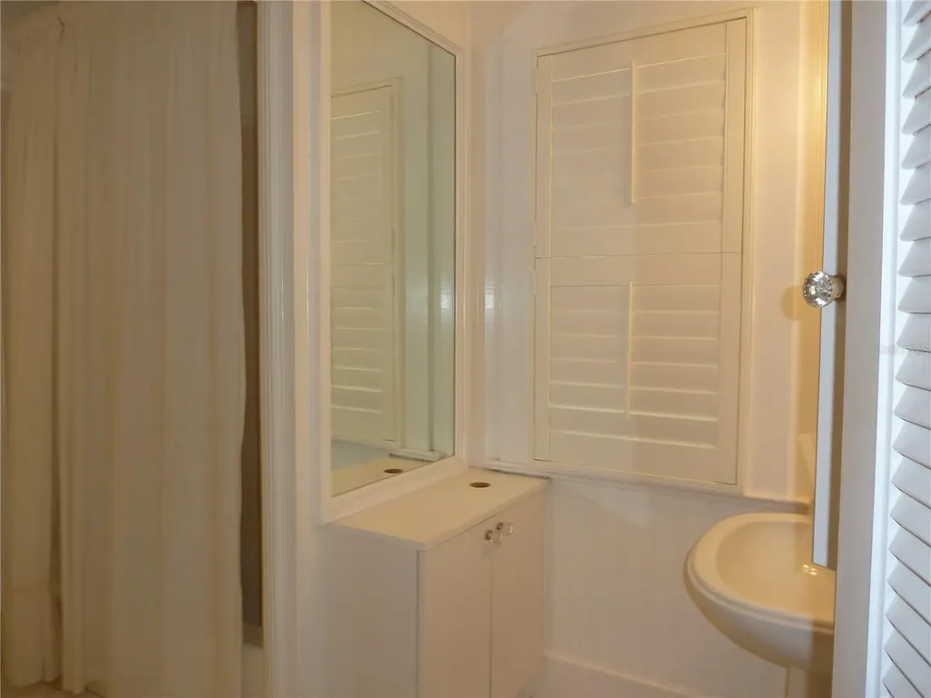 3302 W Villa Rosa Street Tampa FL 33611