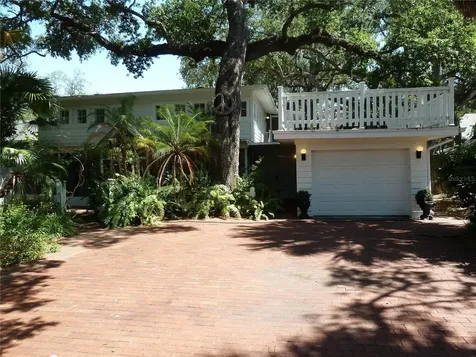 3302 W Villa Rosa Street Tampa FL 33611