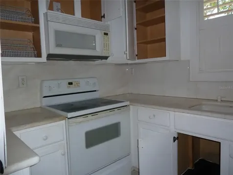 3302 W Villa Rosa Street Tampa FL 33611