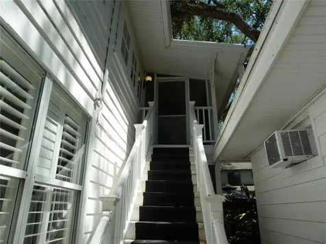 3302 W Villa Rosa Street Tampa FL 33611