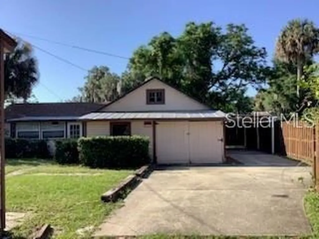 16 W Laurel Oak Drive Eustis FL 32726