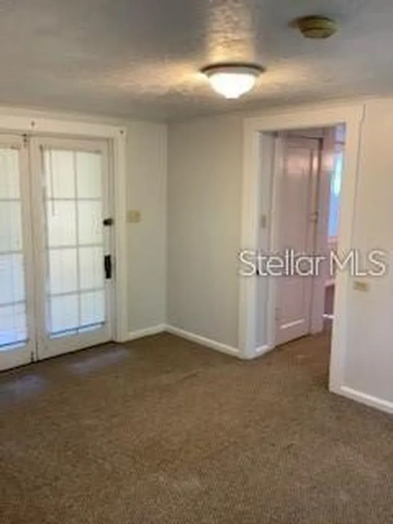 16 W Laurel Oak Drive Eustis FL 32726
