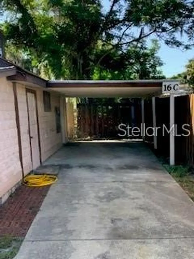 16 W Laurel Oak Drive Eustis FL 32726