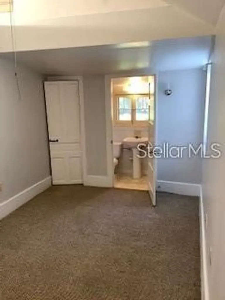 16 W Laurel Oak Drive Eustis FL 32726
