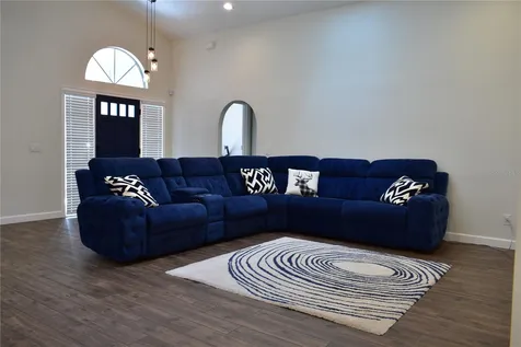 2063 Pernod Court Apopka FL 32703