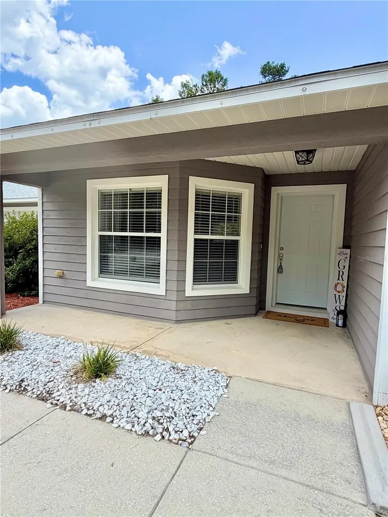13 Fisher Trail Terrace Ocklawaha FL 32179