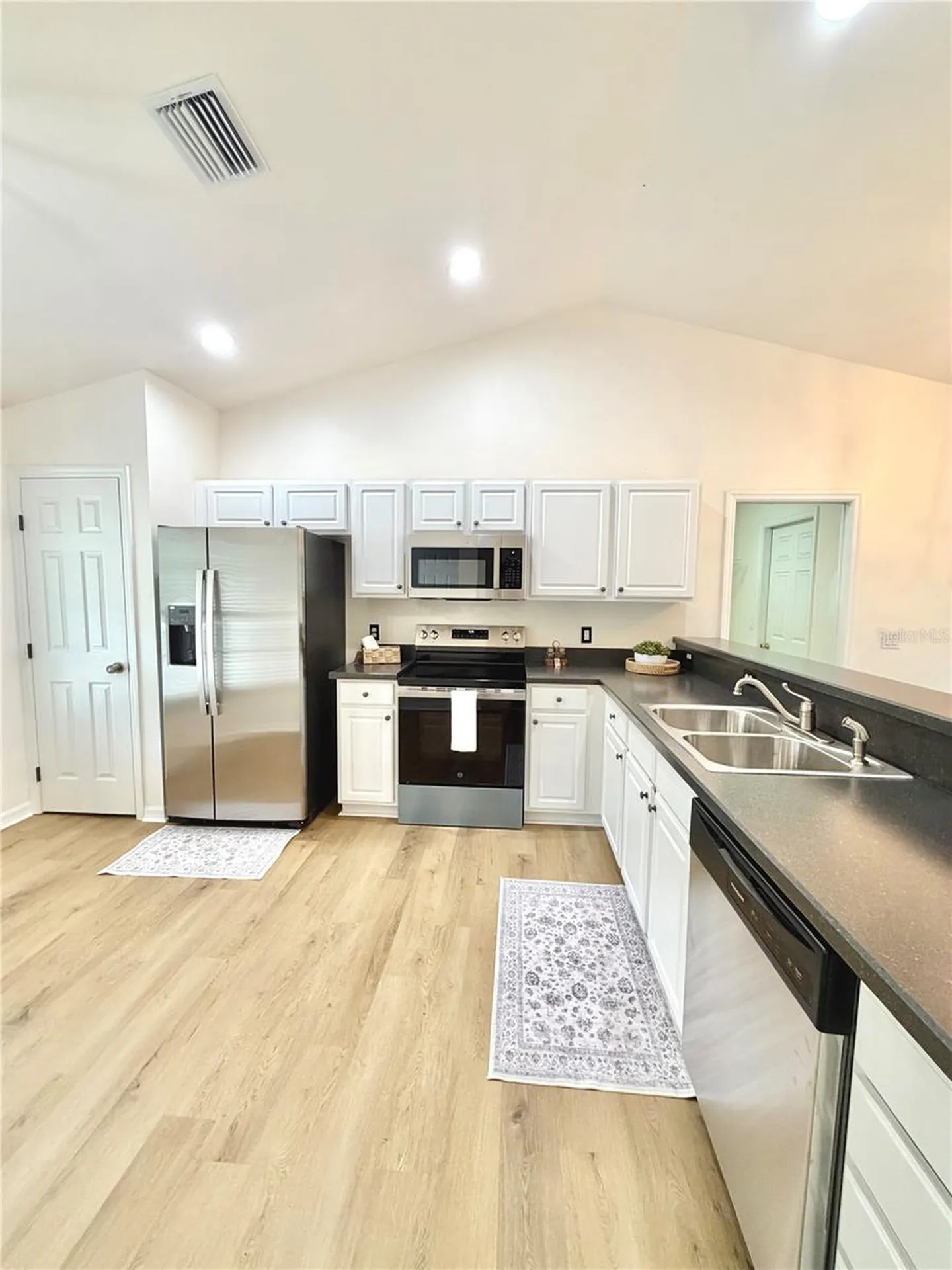 13 Fisher Trail Terrace Ocklawaha FL 32179