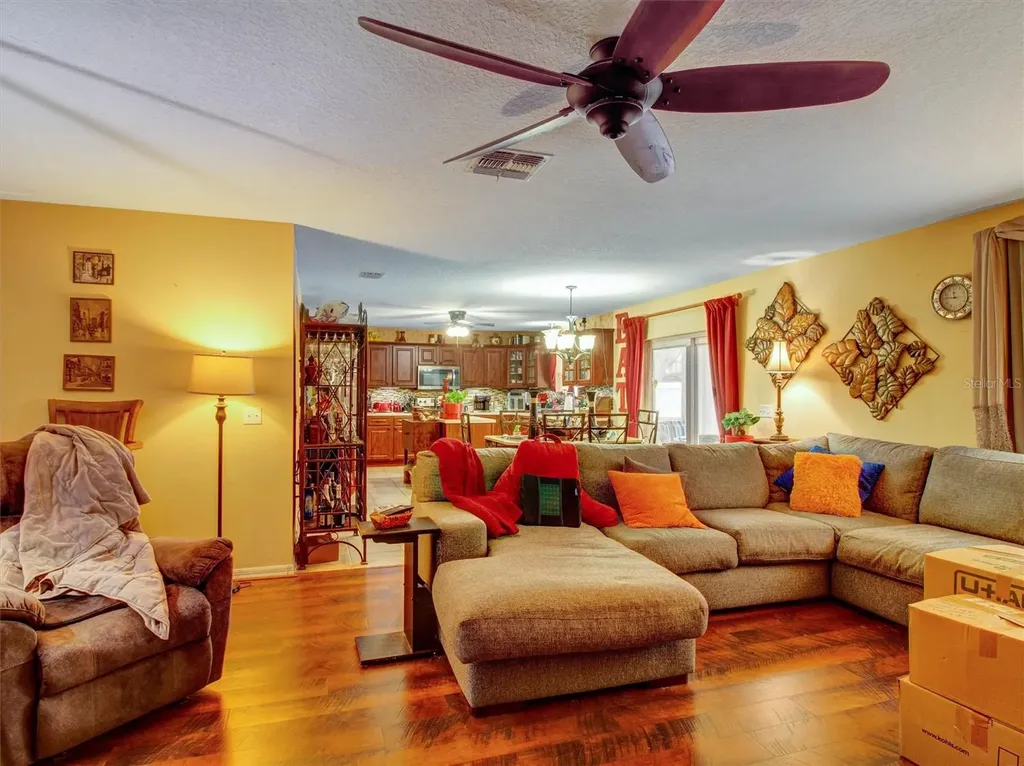 218 Tres Reyes Lane Groveland FL 34736