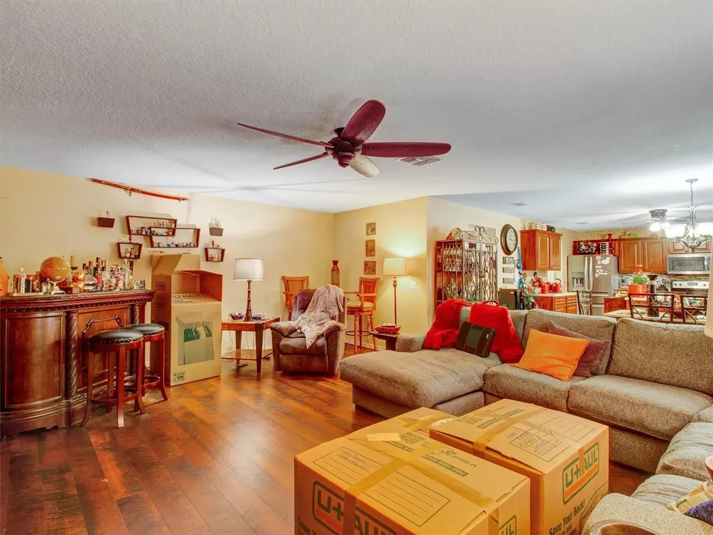 218 Tres Reyes Lane Groveland FL 34736