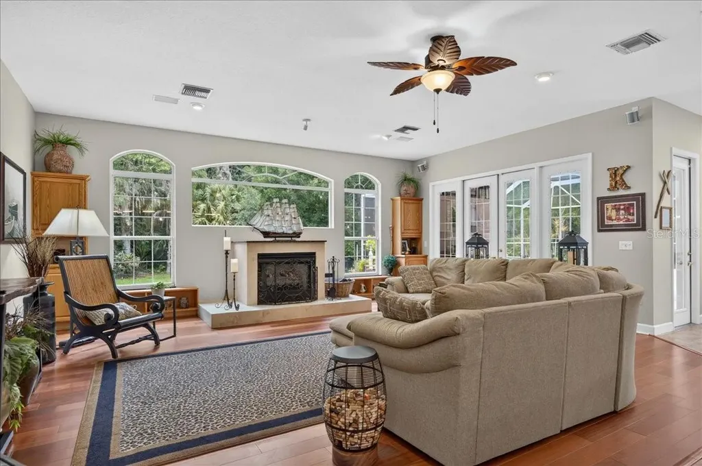 3874 Crescent Cove Place Tarpon Springs FL 34688