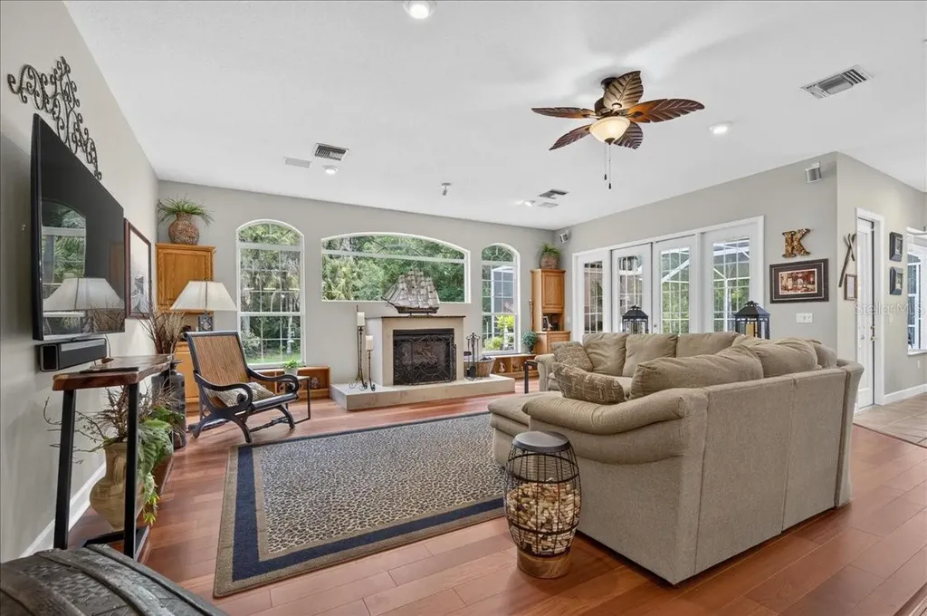 3874 Crescent Cove Place Tarpon Springs FL 34688