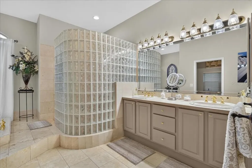 3874 Crescent Cove Place Tarpon Springs FL 34688