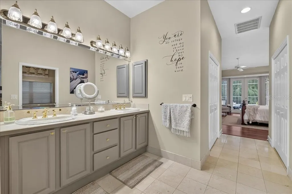 3874 Crescent Cove Place Tarpon Springs FL 34688