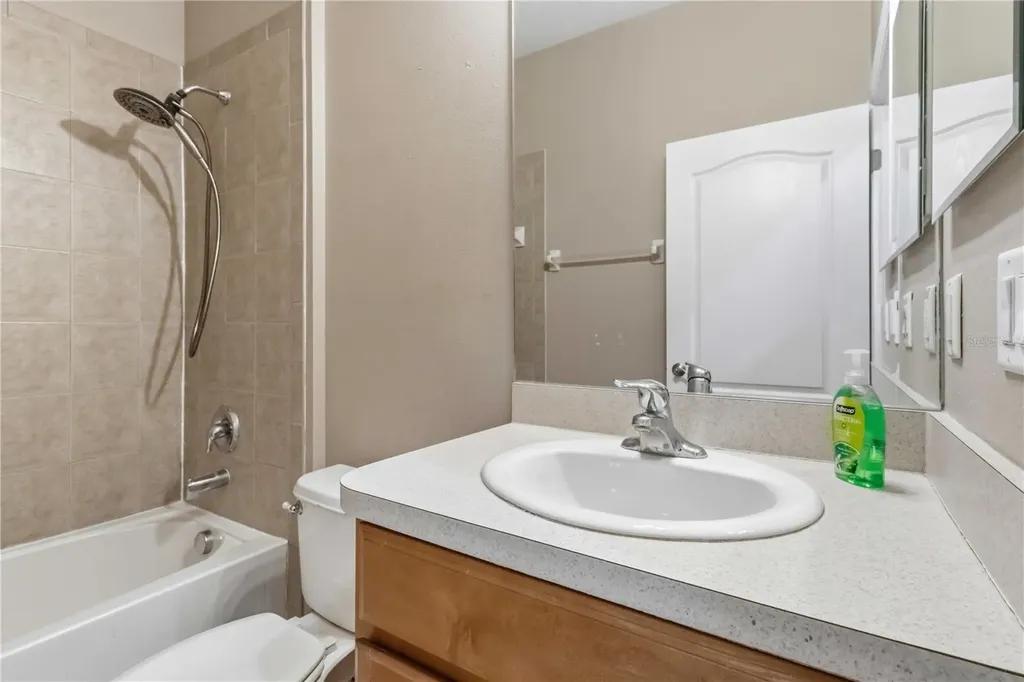 820 Parker Den Drive Ruskin FL 33570