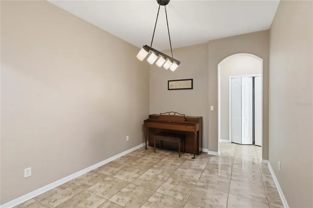 820 Parker Den Drive Ruskin FL 33570
