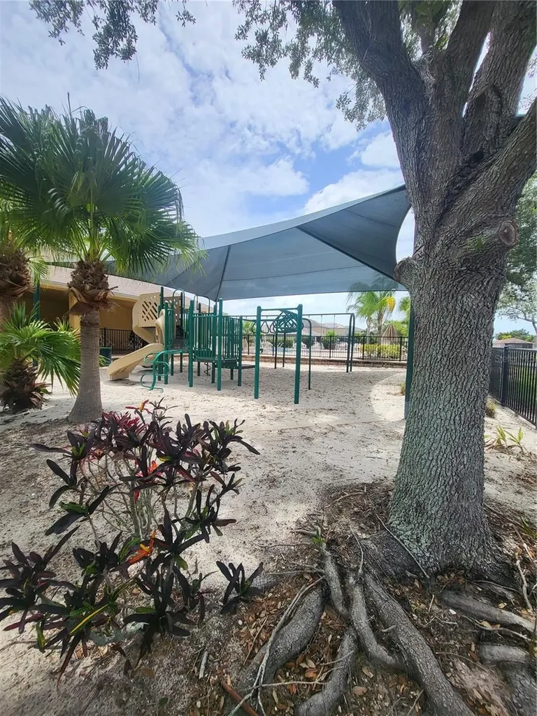 820 Parker Den Drive Ruskin FL 33570