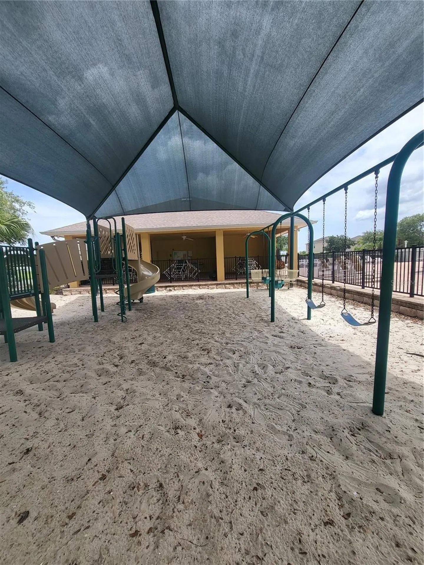 820 Parker Den Drive Ruskin FL 33570